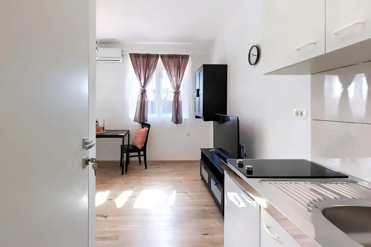 Monte Zaro Hostel Pula