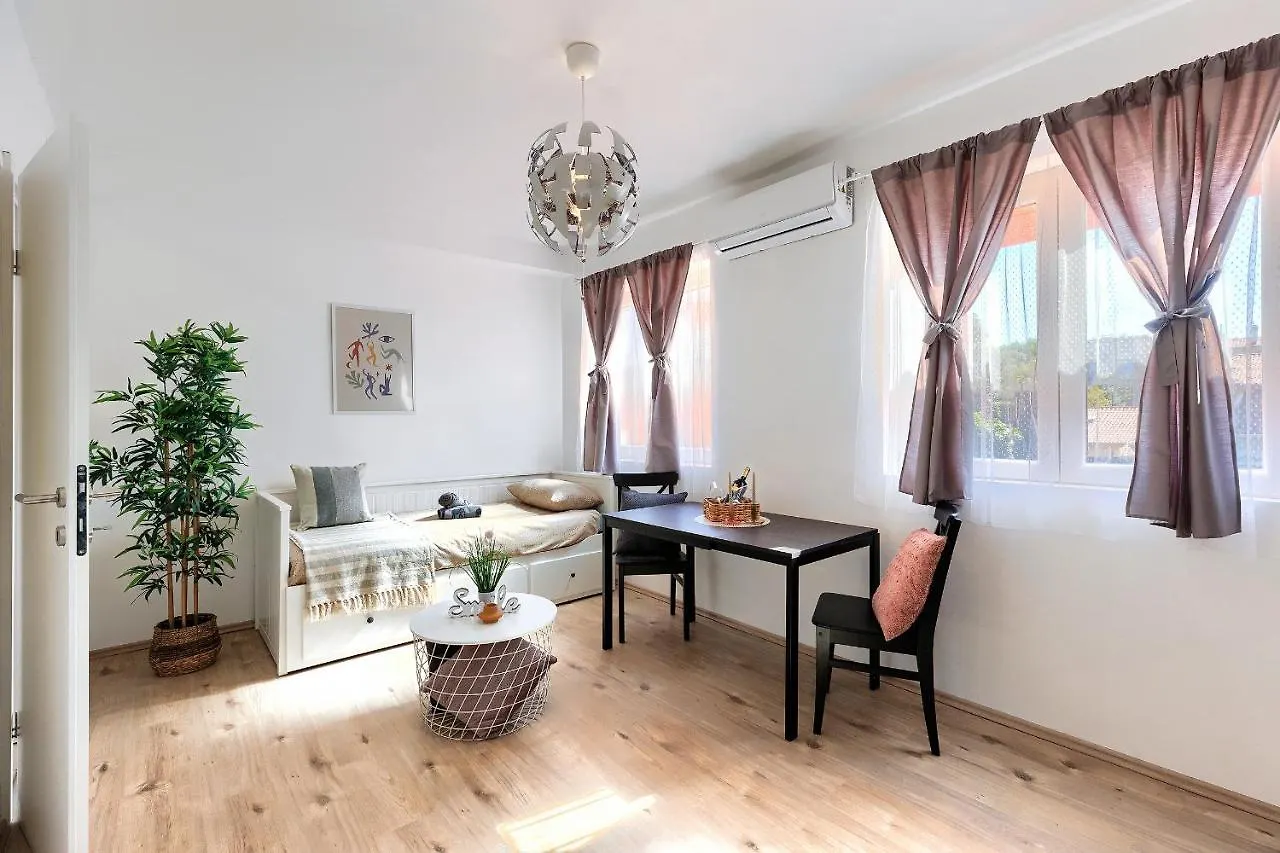 Monte Zaro Hostel Pula 0*,  Croatia