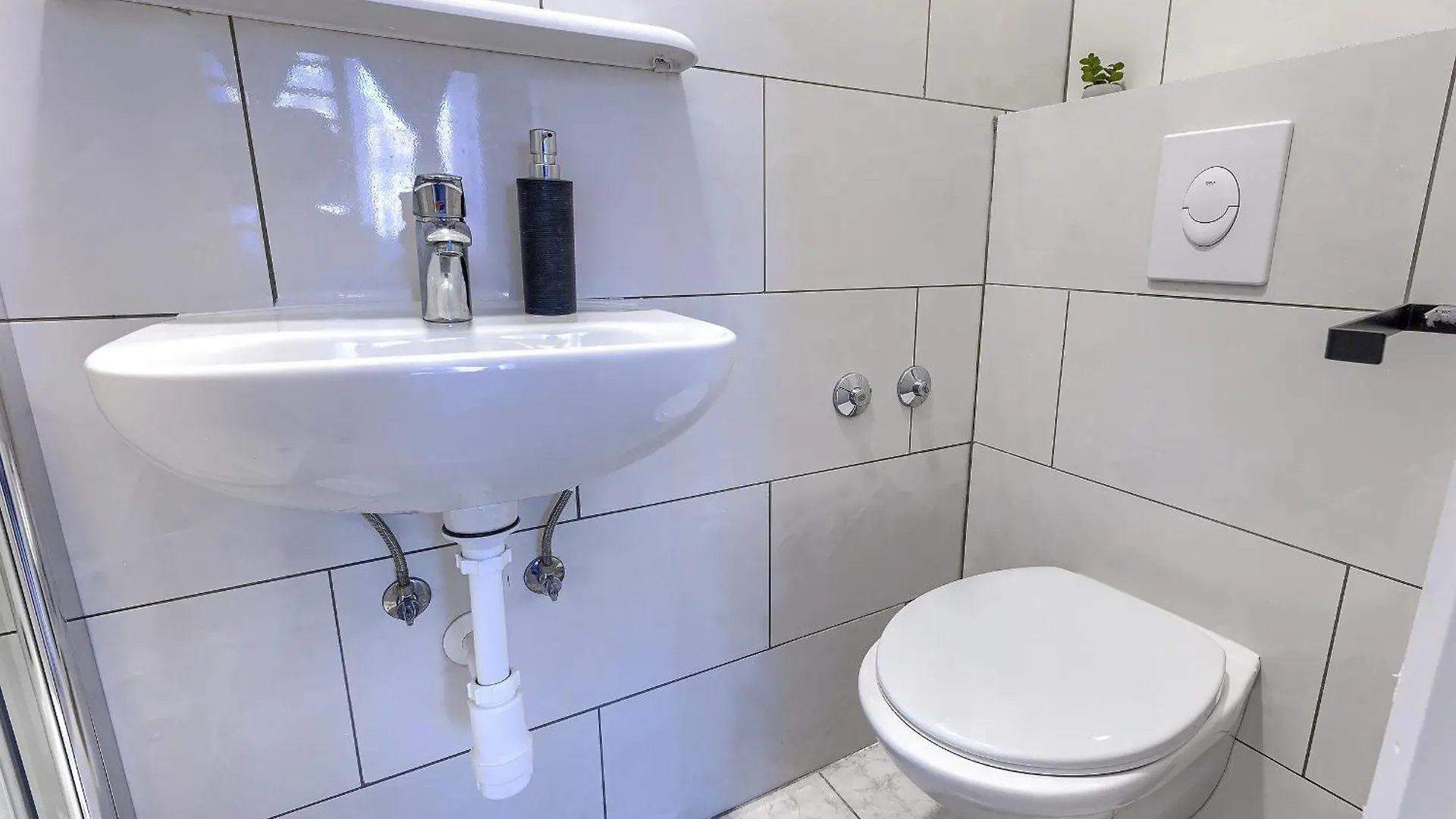 Monte Zaro Hostel Πούλα