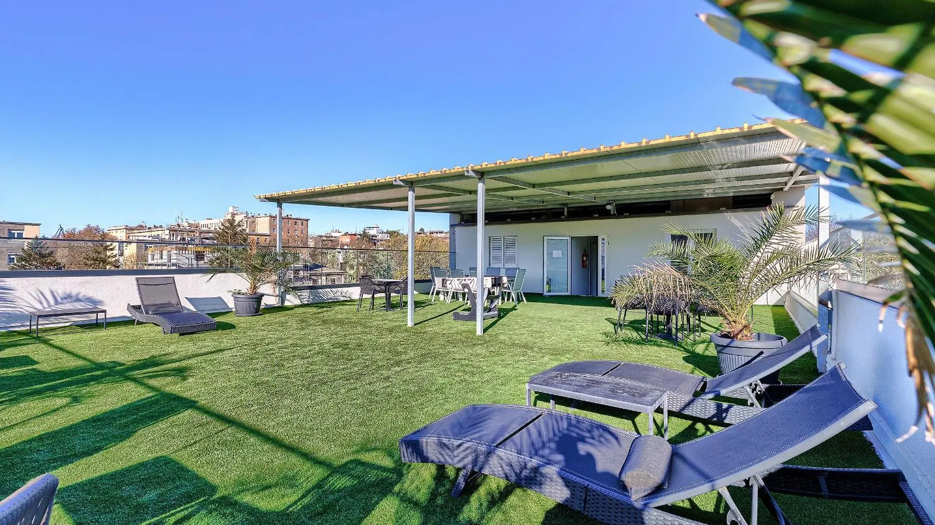 Monte Zaro Hostel
